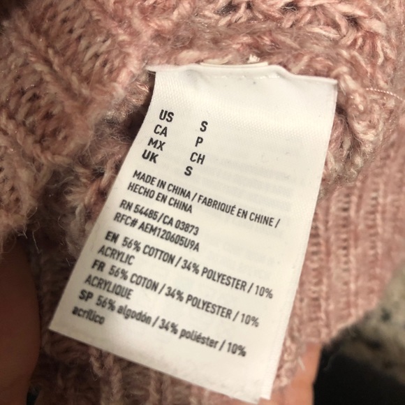 American Eagle Pink Sweater - Picture 6 of 6